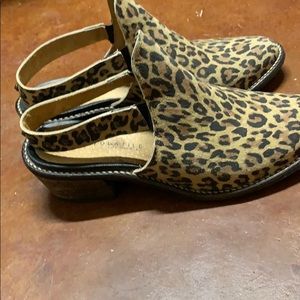 Volatile leopard sling back mule